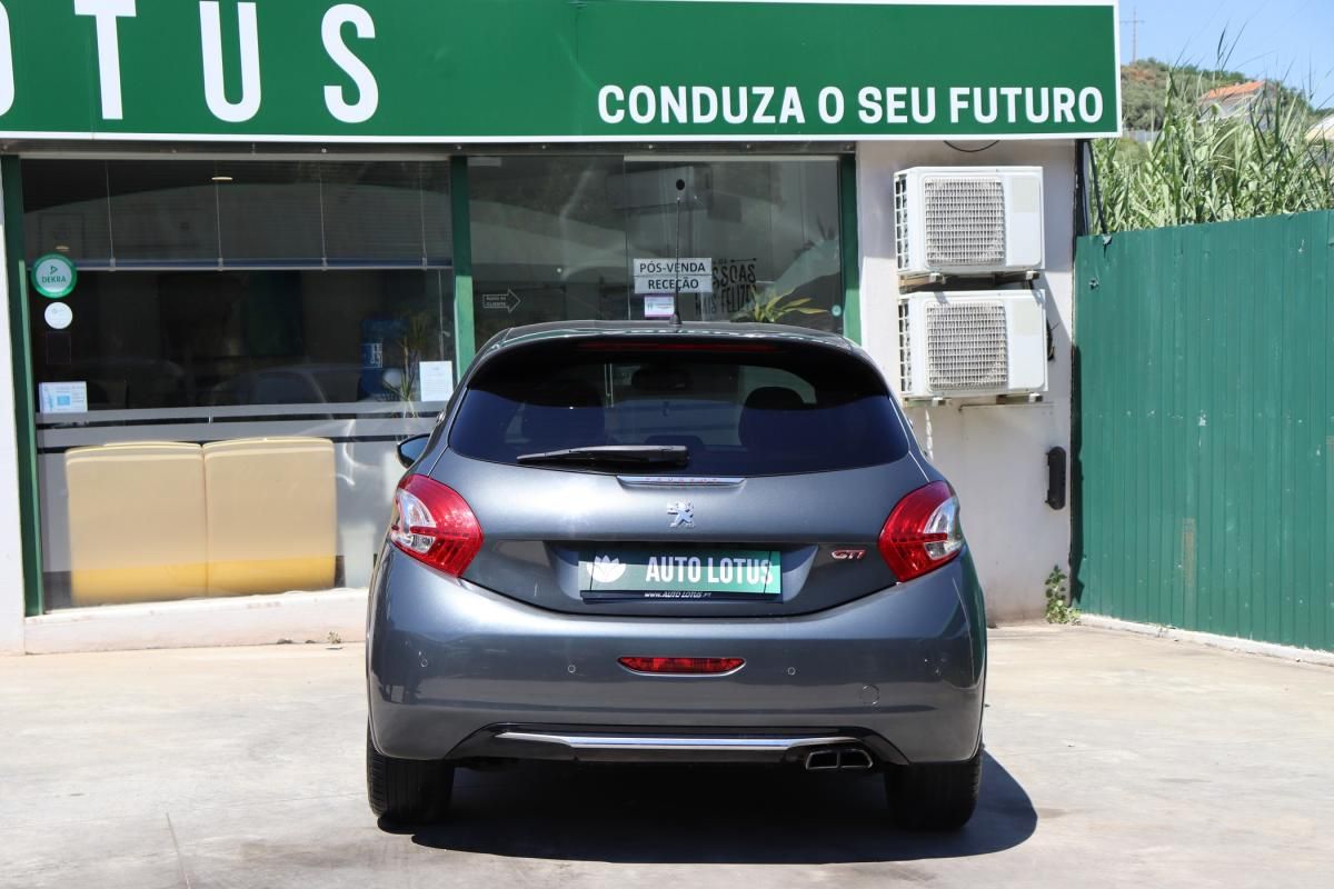 peugeot-208-2013-gasolina-1598cc