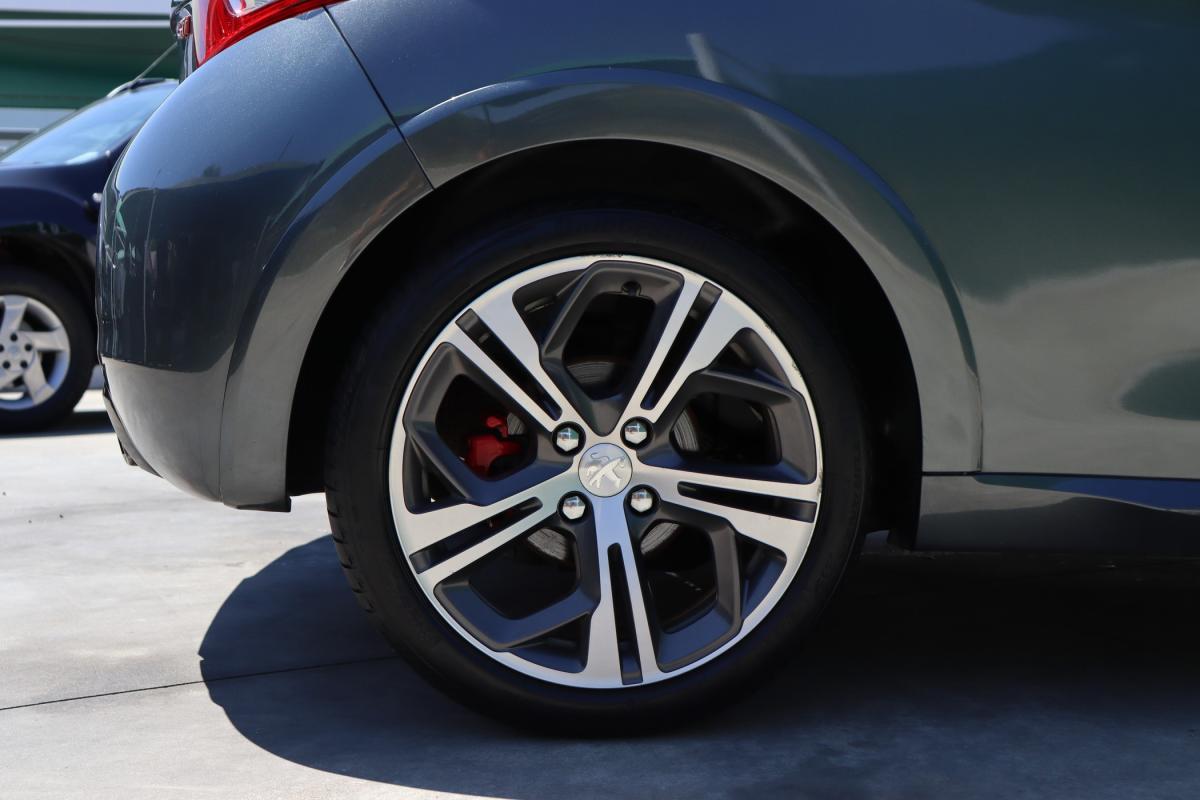 peugeot-208-2013-gasolina-1598cc