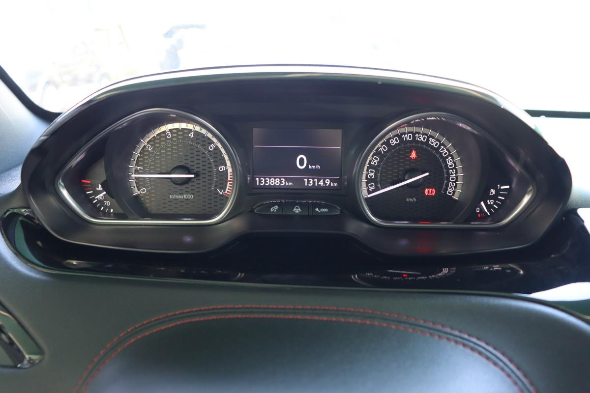 peugeot-208-2013-gasolina-1598cc