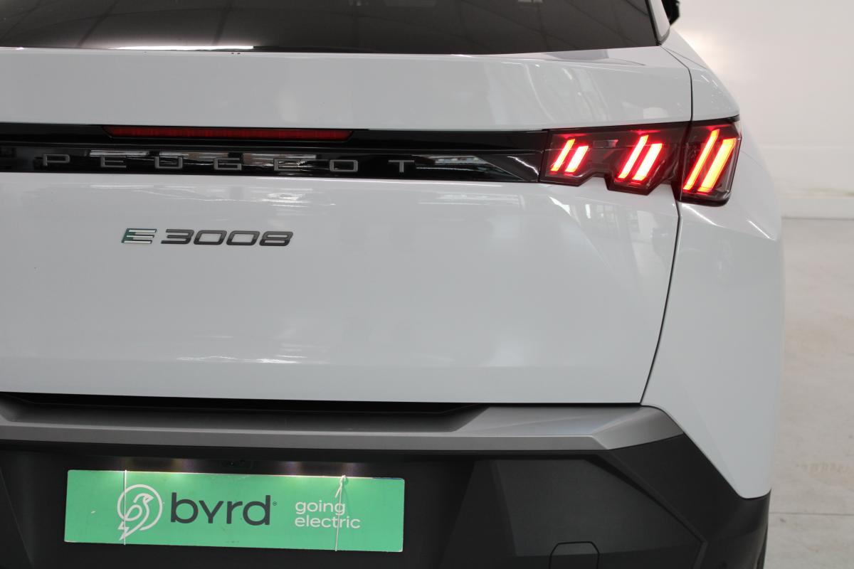peugeot-e-3008-2025-eletrico-0cc