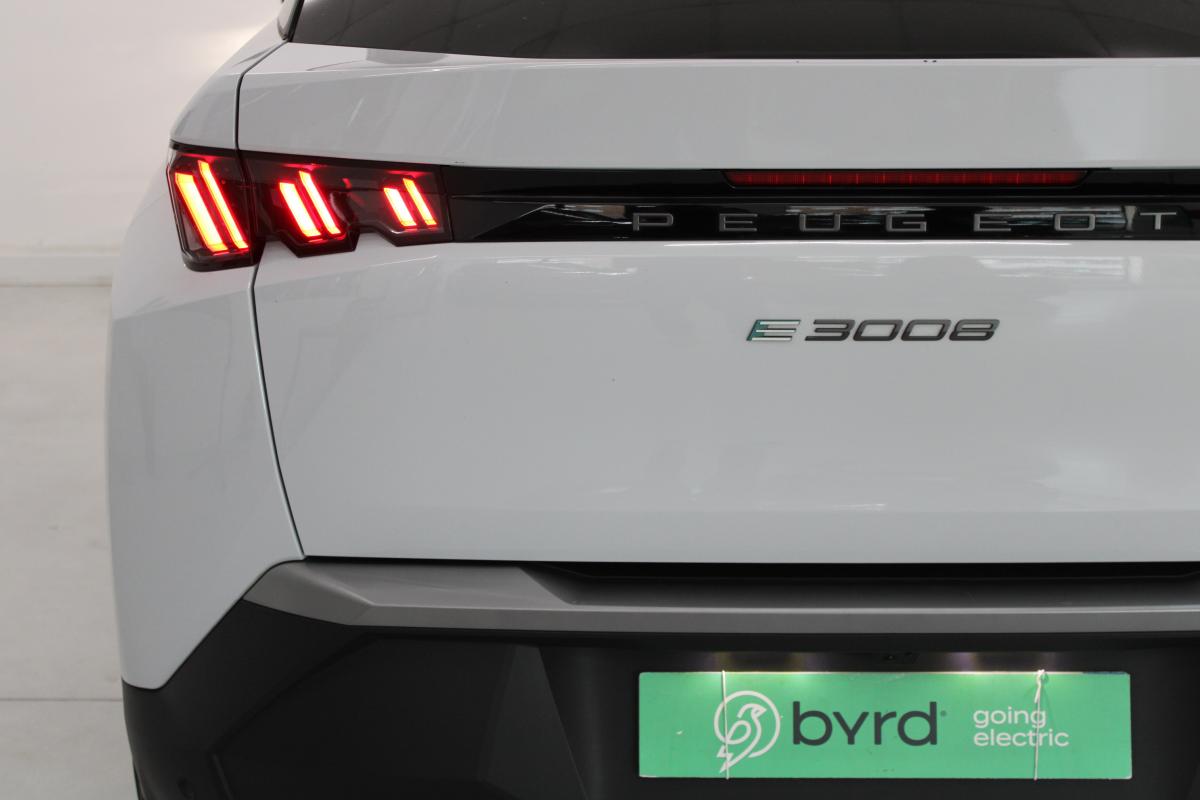 peugeot-e-3008-2025-eletrico-0cc