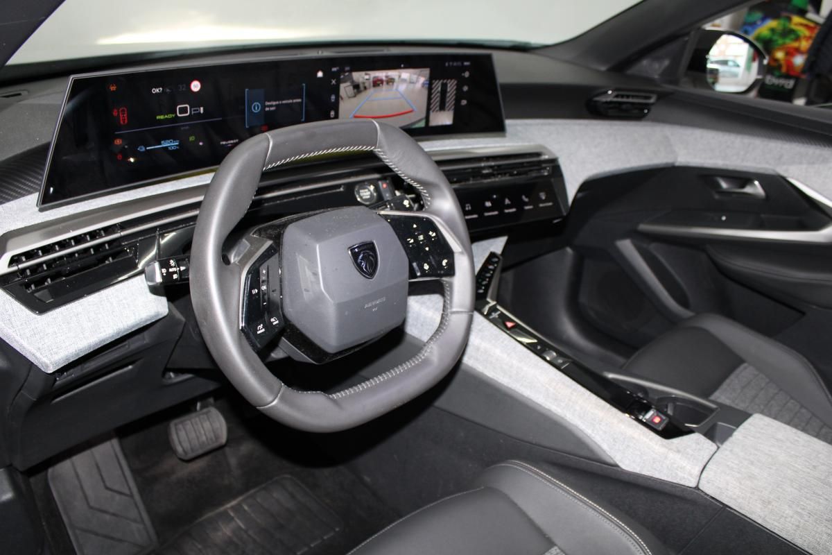 peugeot-e-3008-2025-eletrico-0cc