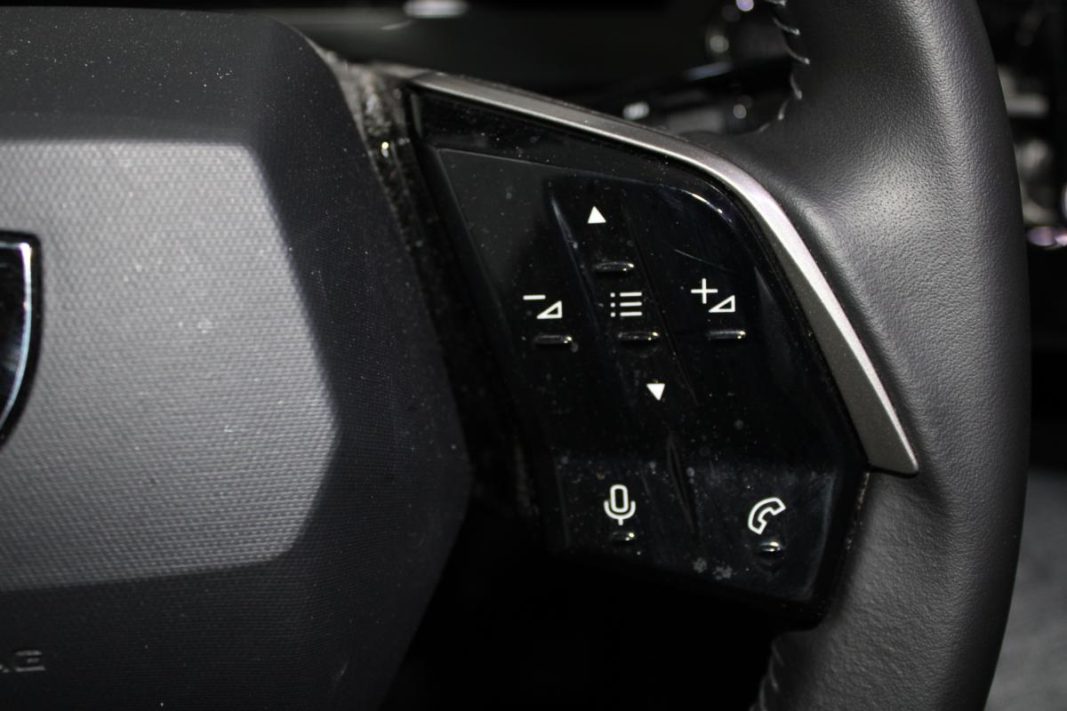 peugeot-e-3008-2025-eletrico-0cc
