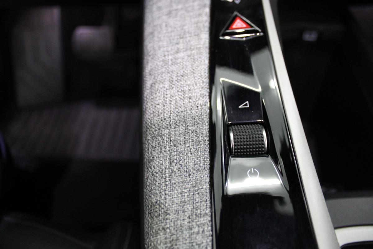 peugeot-e-3008-2025-eletrico-0cc