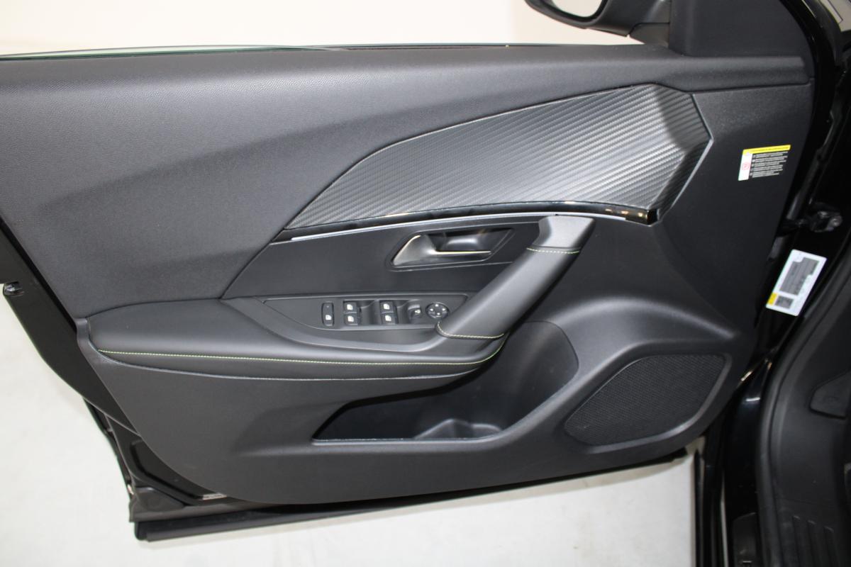 peugeot-e-2008-2025-eletrico-0cc