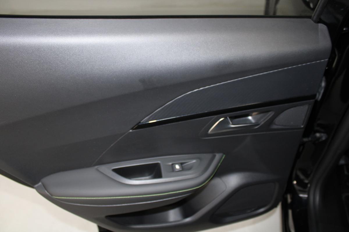 peugeot-e-2008-2025-eletrico-0cc