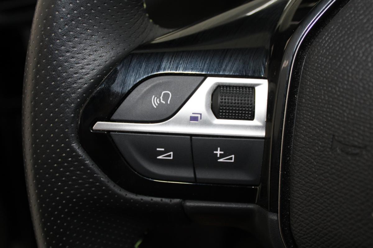 peugeot-e-2008-2025-eletrico-0cc