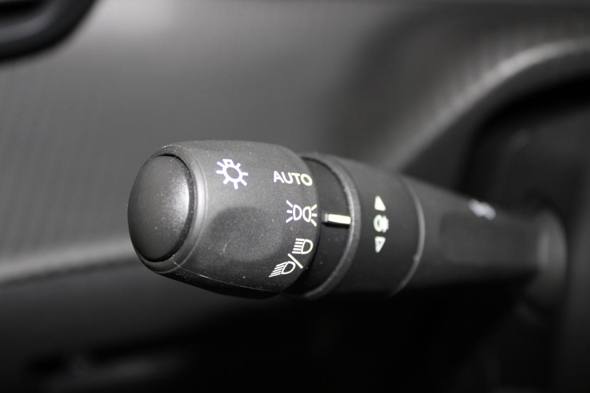 peugeot-e-2008-2025-eletrico-0cc