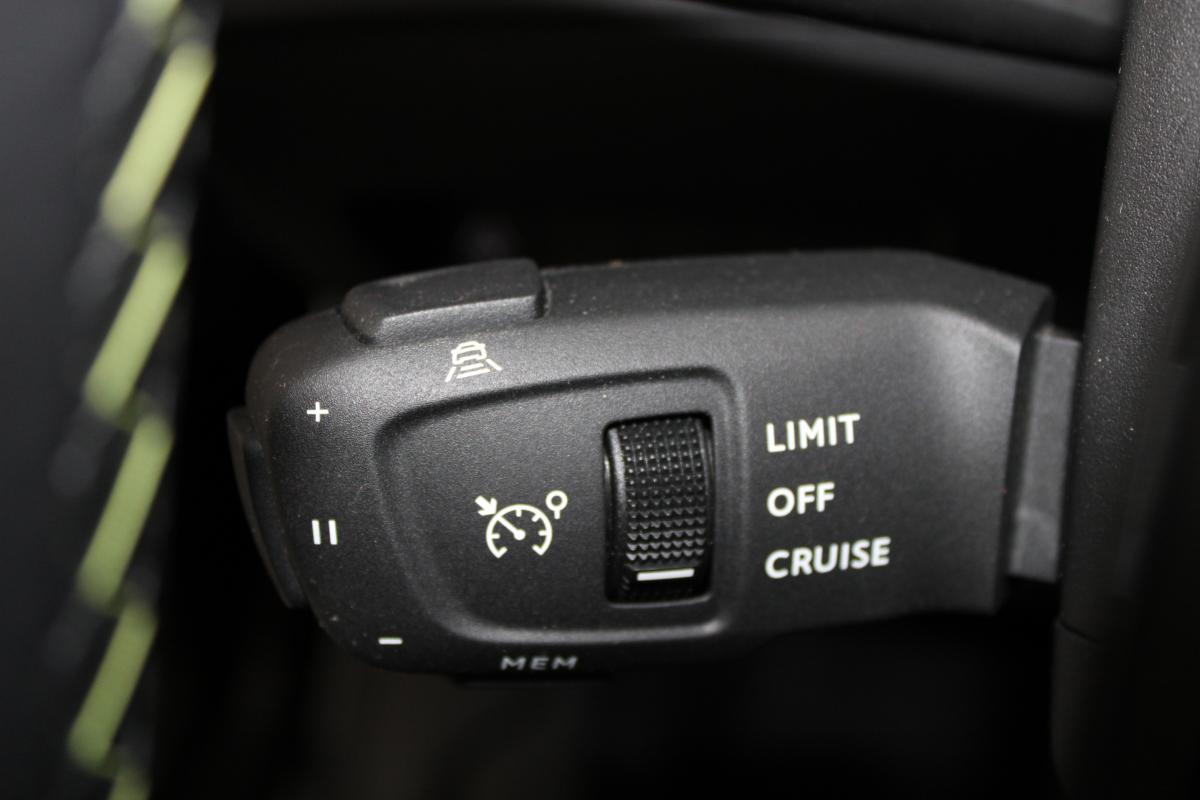 peugeot-e-2008-2025-eletrico-0cc