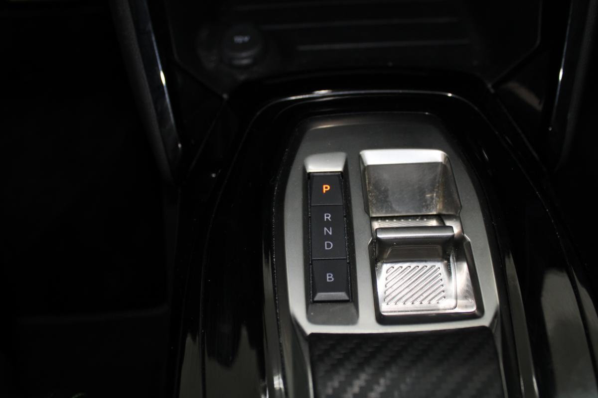 peugeot-e-2008-2025-eletrico-0cc
