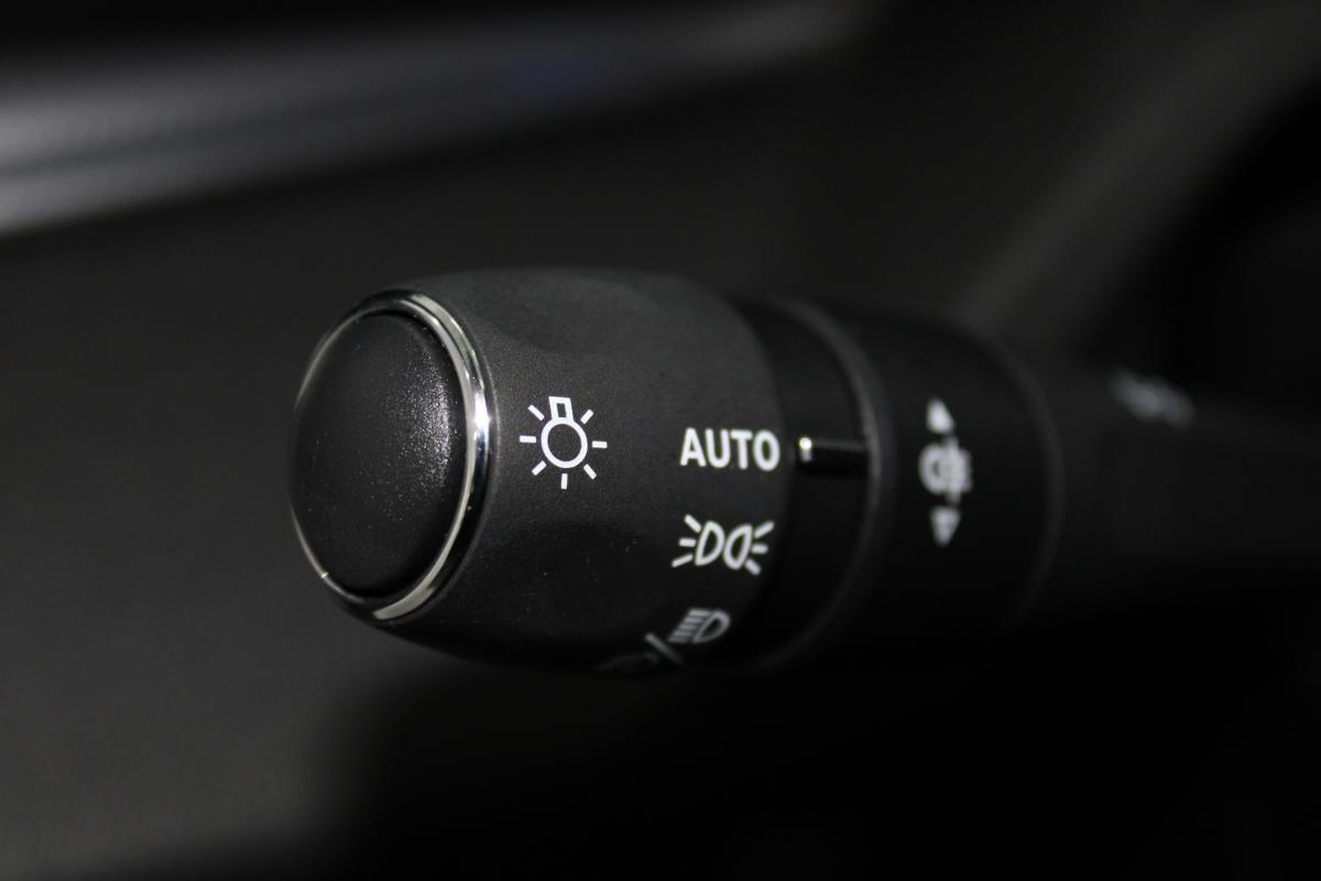 peugeot-e-208-2025-eletrico-0cc