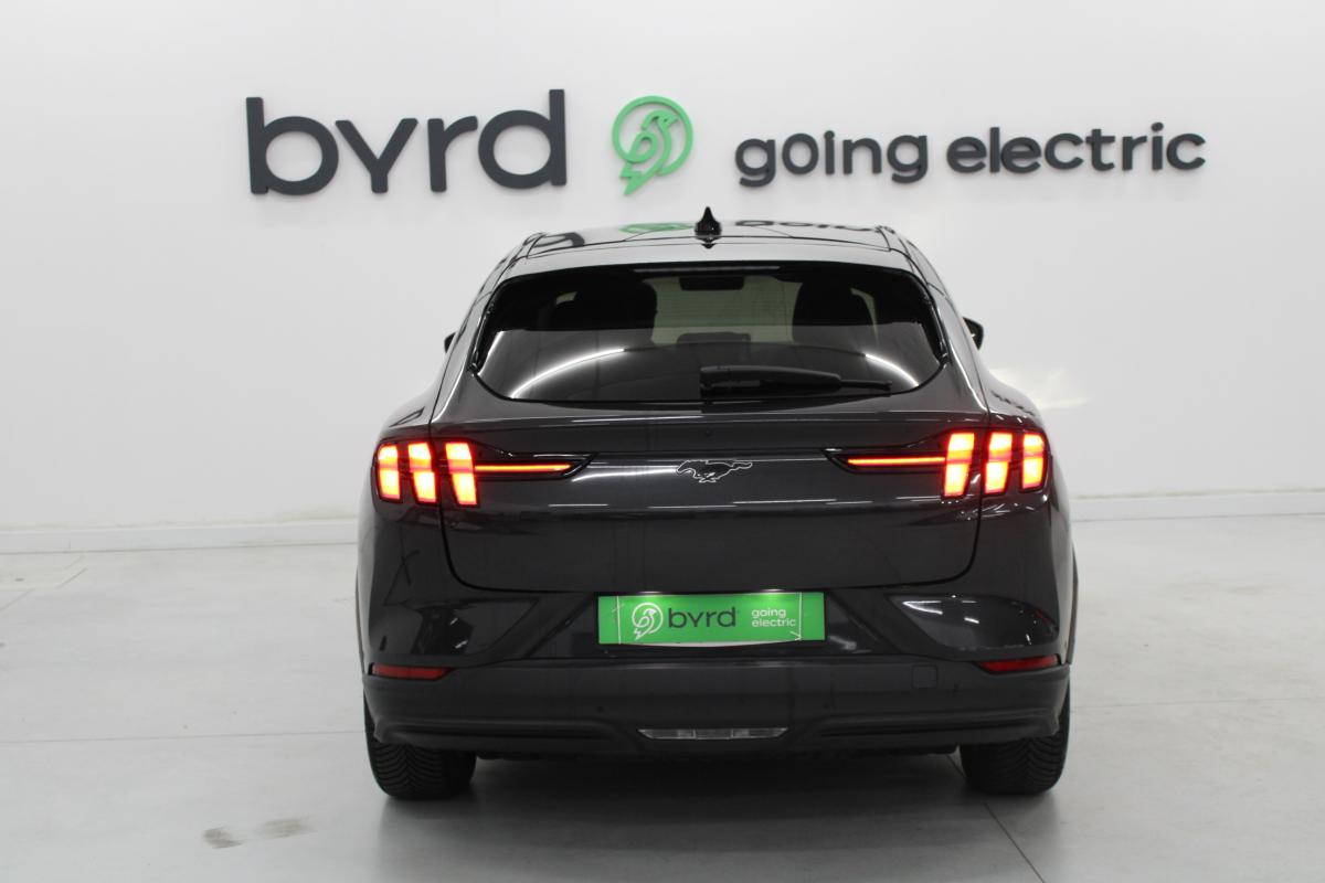 ford-mustang-mach-e-2022-eletrico-0cc