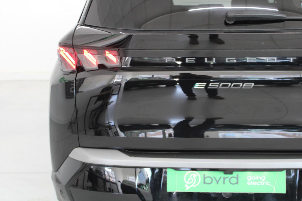peugeot-e-2008-2025-eletrico-0cc