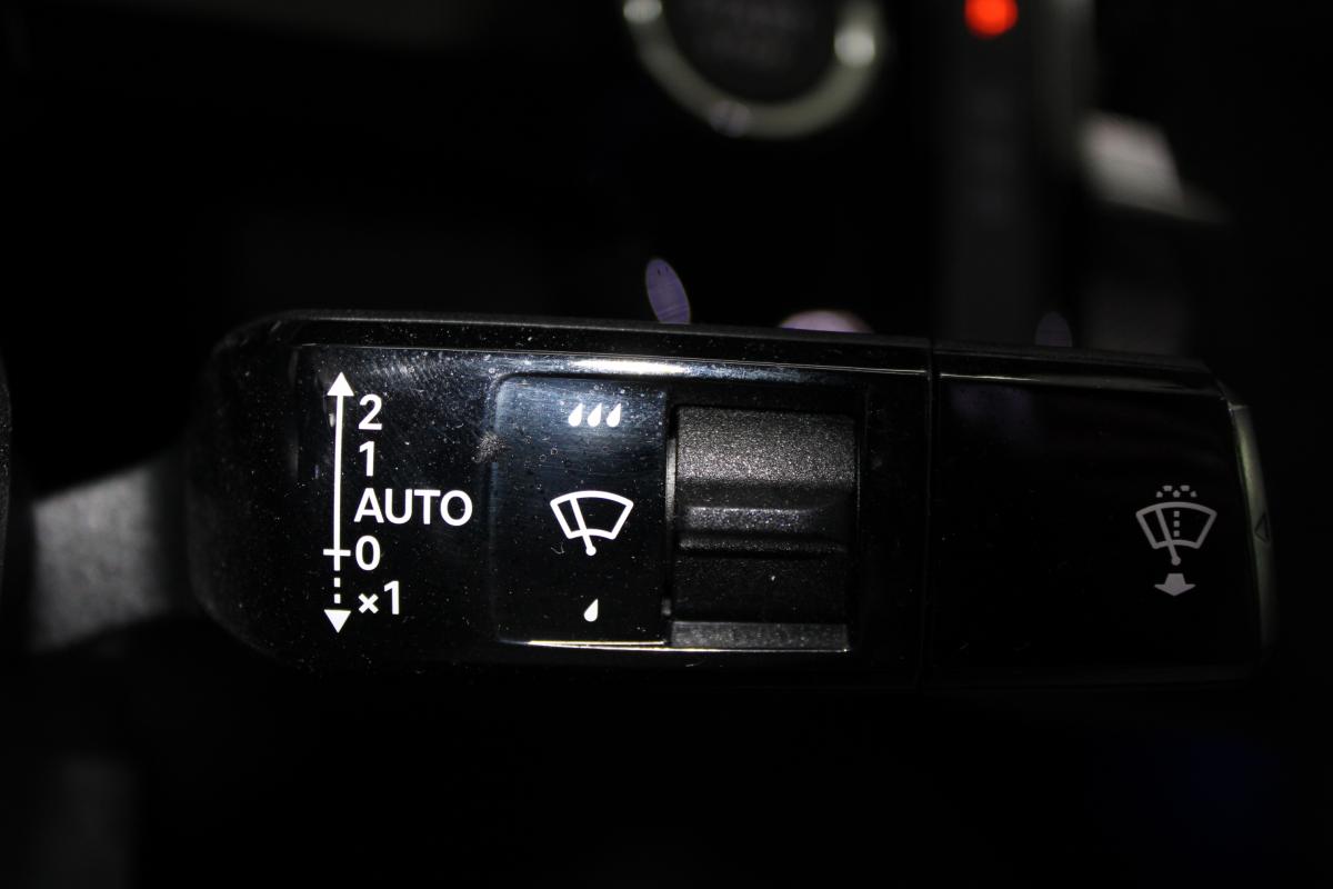 peugeot-e-3008-2025-eletrico-0cc