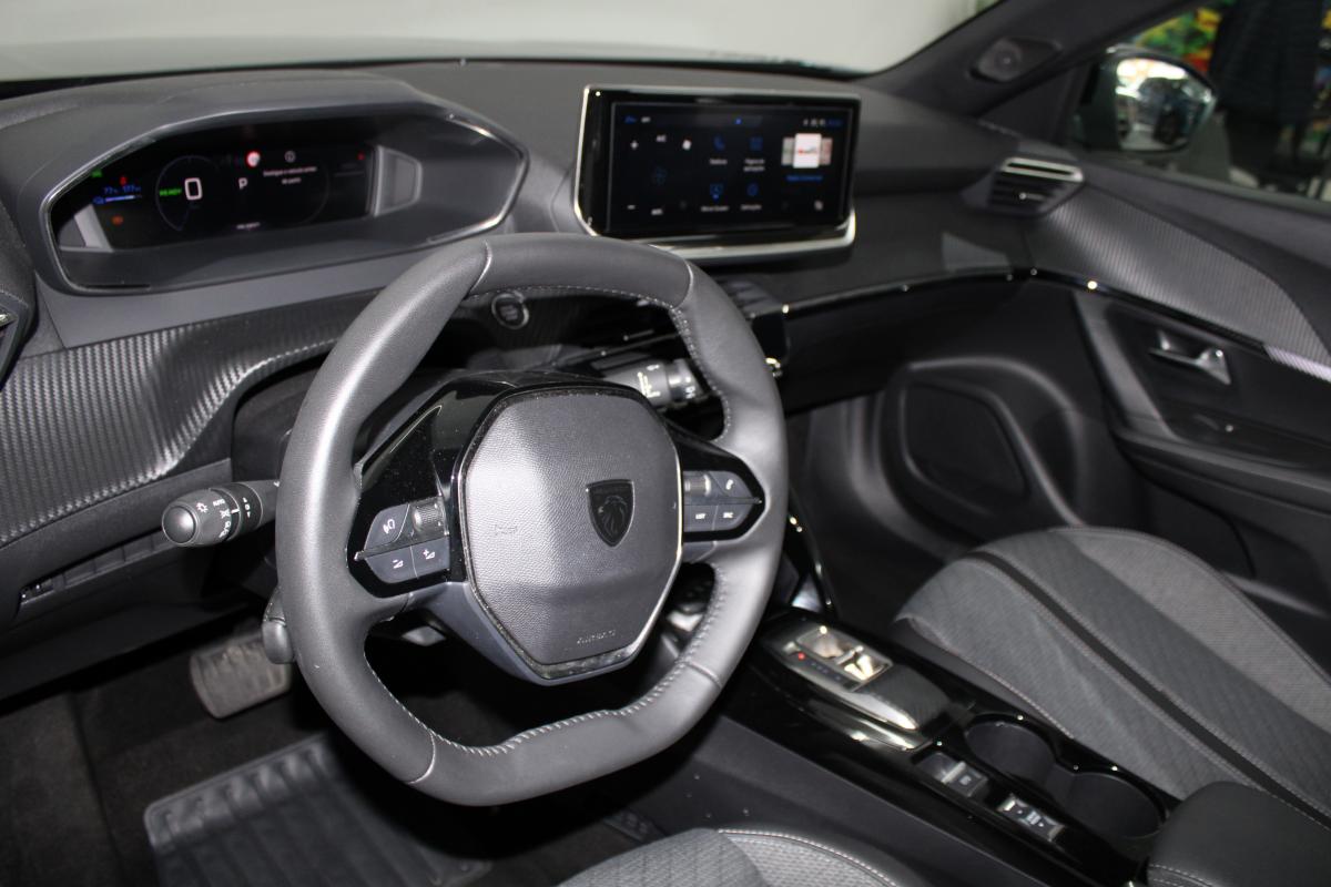peugeot-e-2008-2025-eletrico-0cc