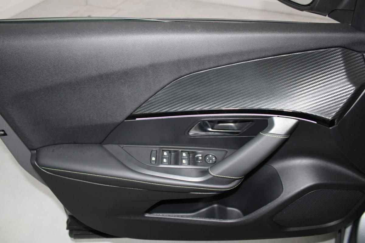 peugeot-e-2008-2025-eletrico-0cc