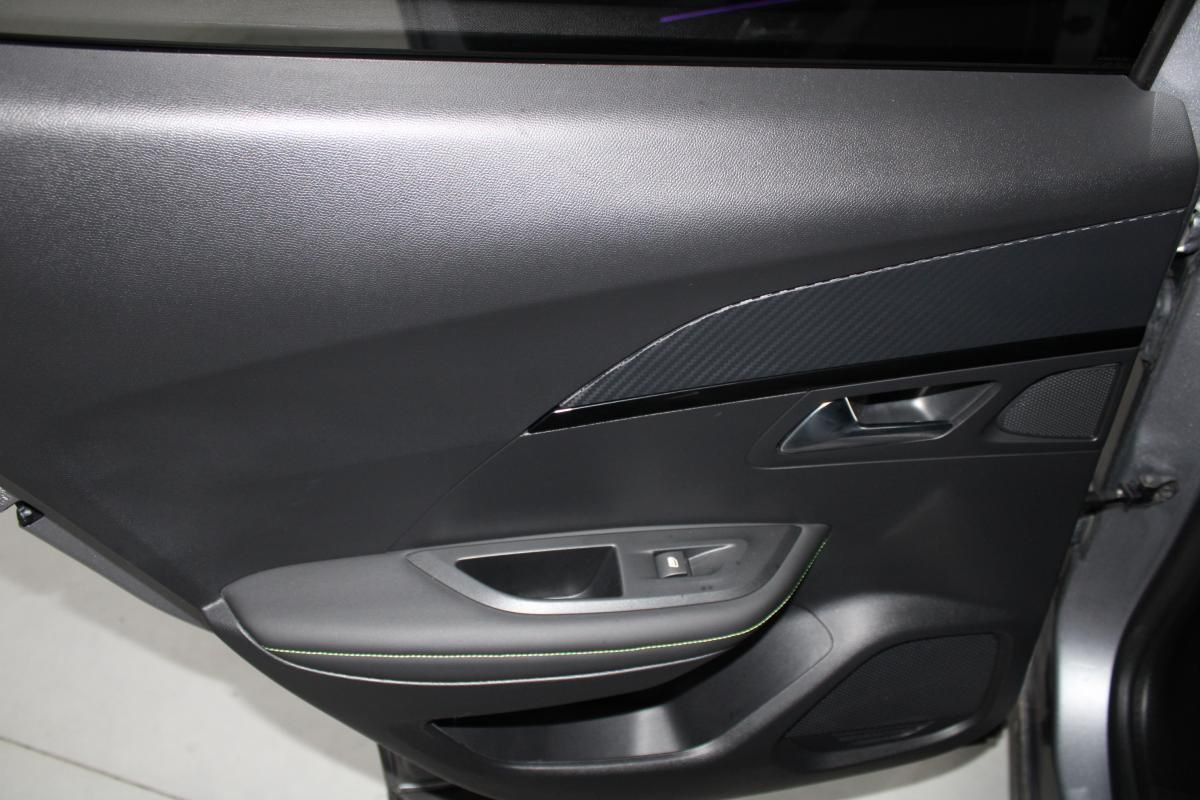 peugeot-e-2008-2025-eletrico-0cc