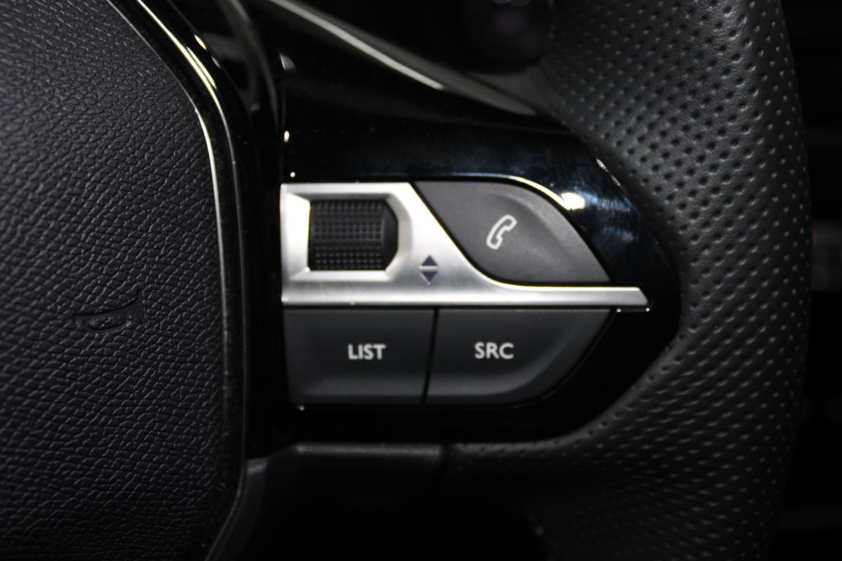 peugeot-e-2008-2025-eletrico-0cc