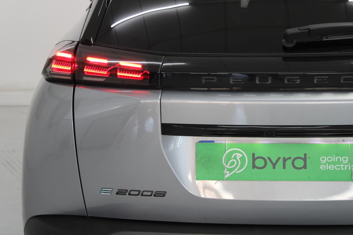 peugeot-e-2008-2025-eletrico-0cc