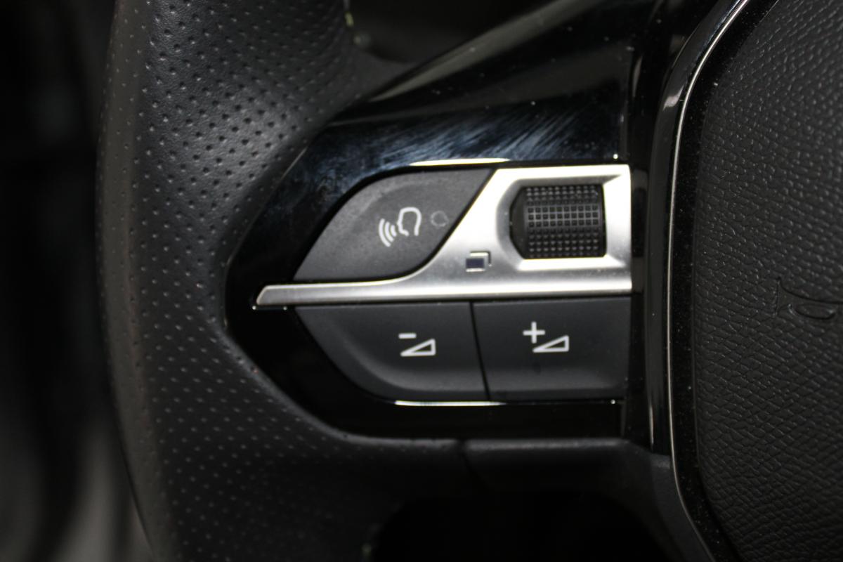 peugeot-e-2008-2025-eletrico-0cc