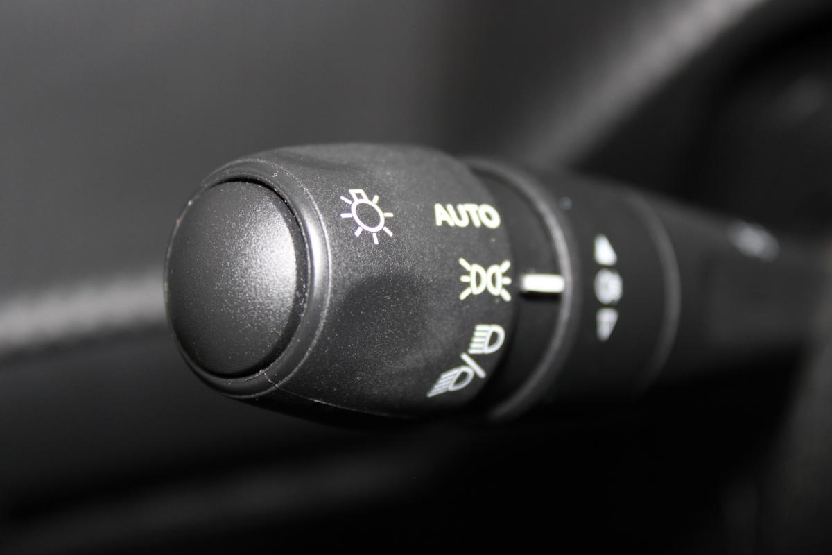 peugeot-e-2008-2025-eletrico-0cc