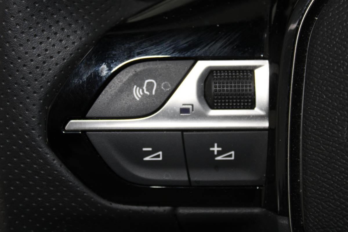 peugeot-e-2008-2025-eletrico-0cc