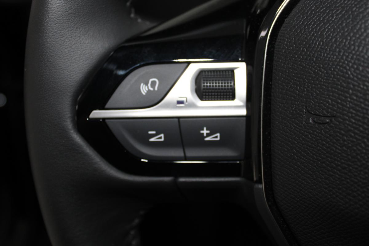 peugeot-e-2008-2025-eletrico-0cc