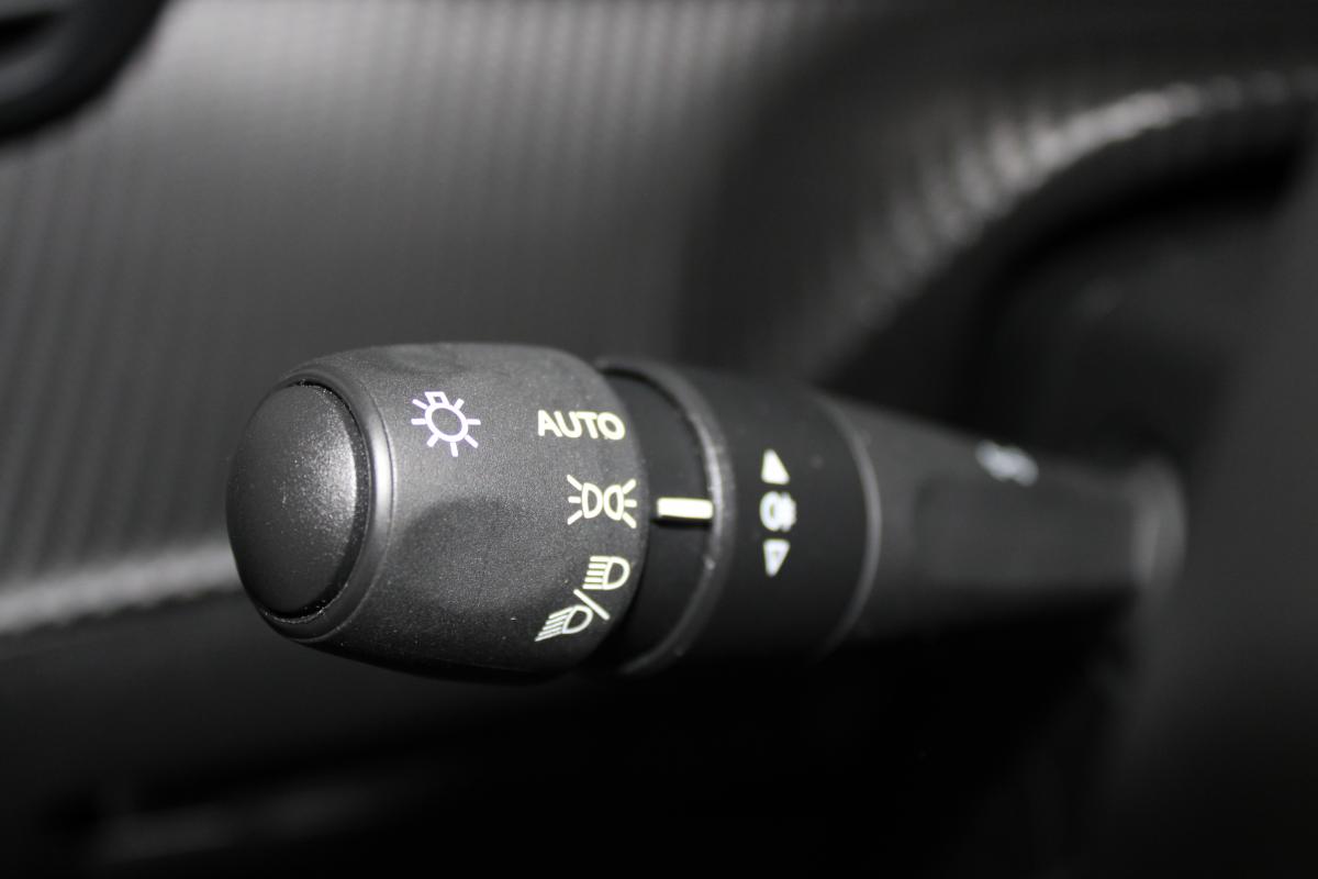 peugeot-e-2008-2025-eletrico-0cc