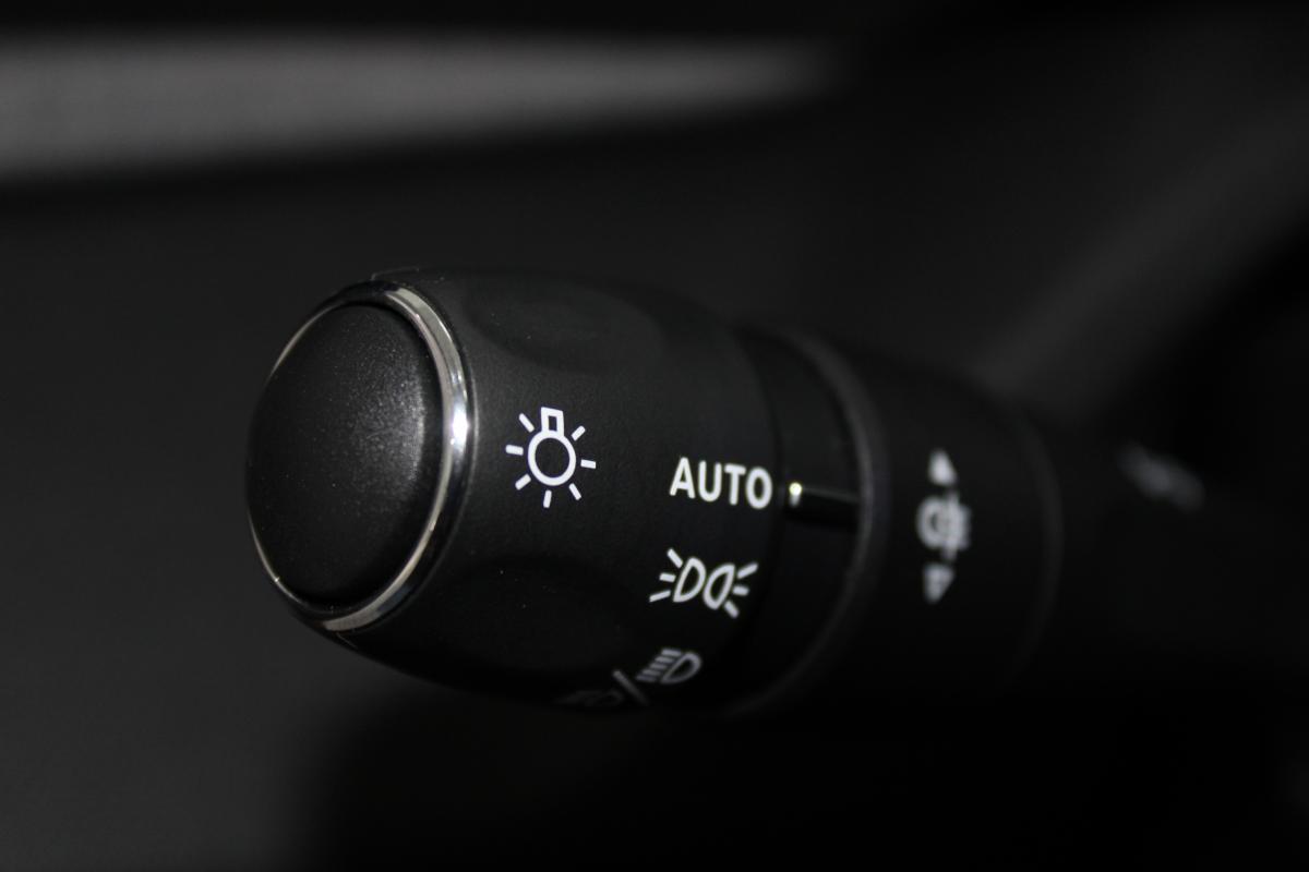 peugeot-e-208-2024-eletrico-0cc