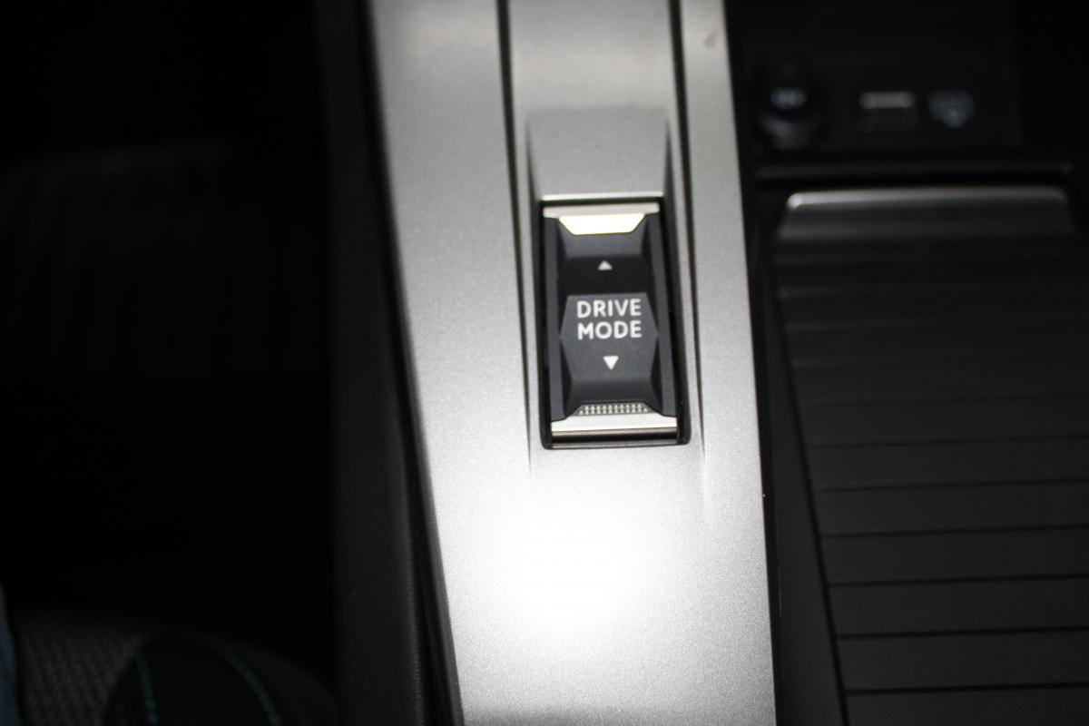 peugeot-e-208-2024-eletrico-0cc