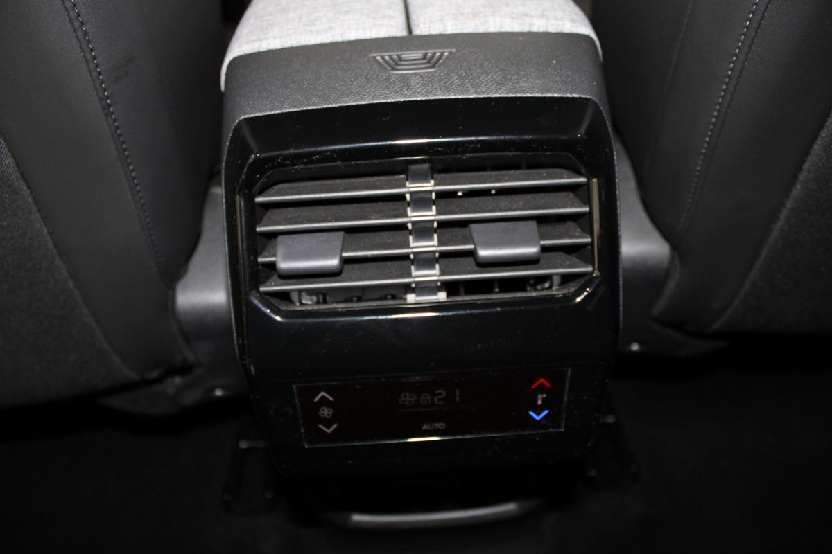 peugeot-e-2008-2025-eletrico-0cc