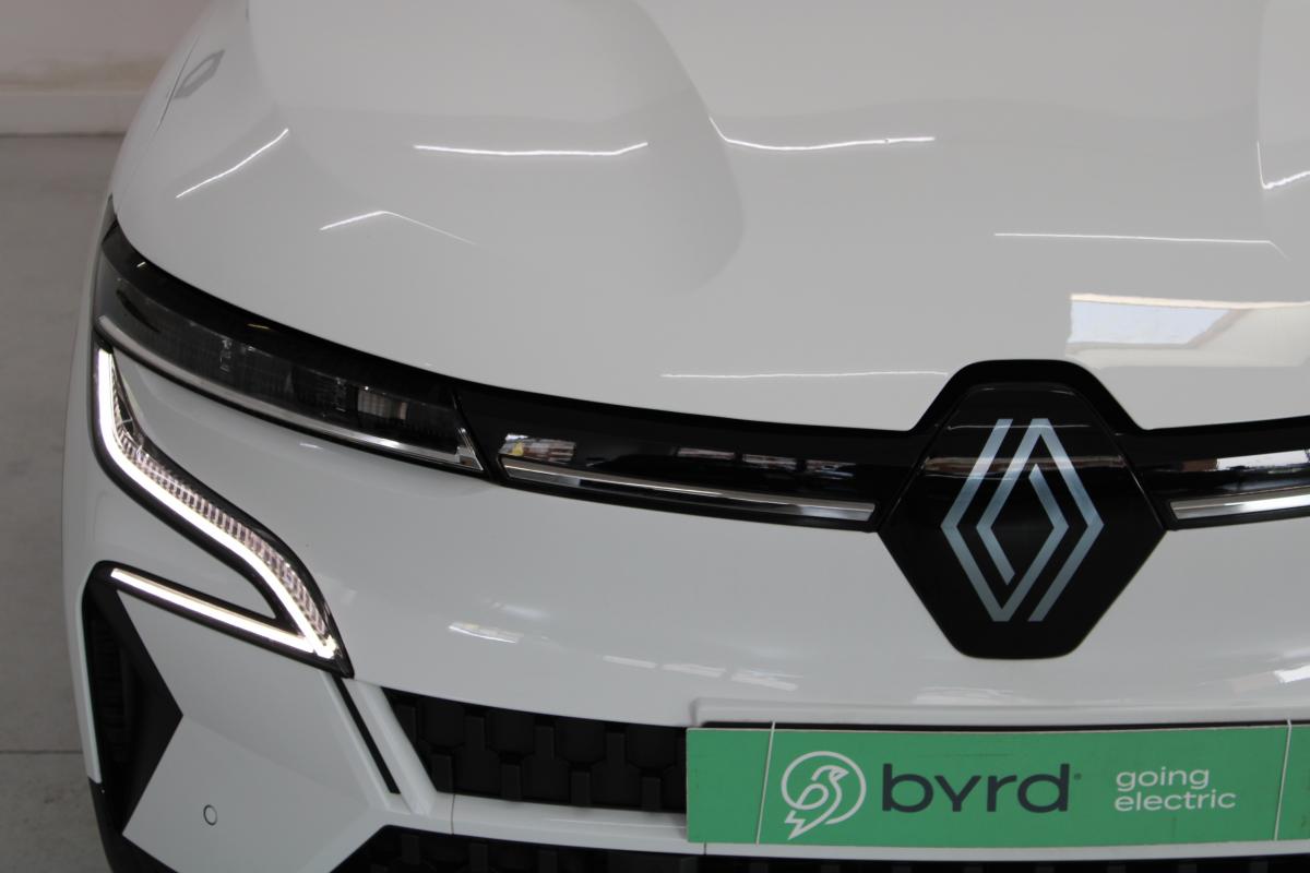 renault-megane-e-tech-2022-eletrico-0cc