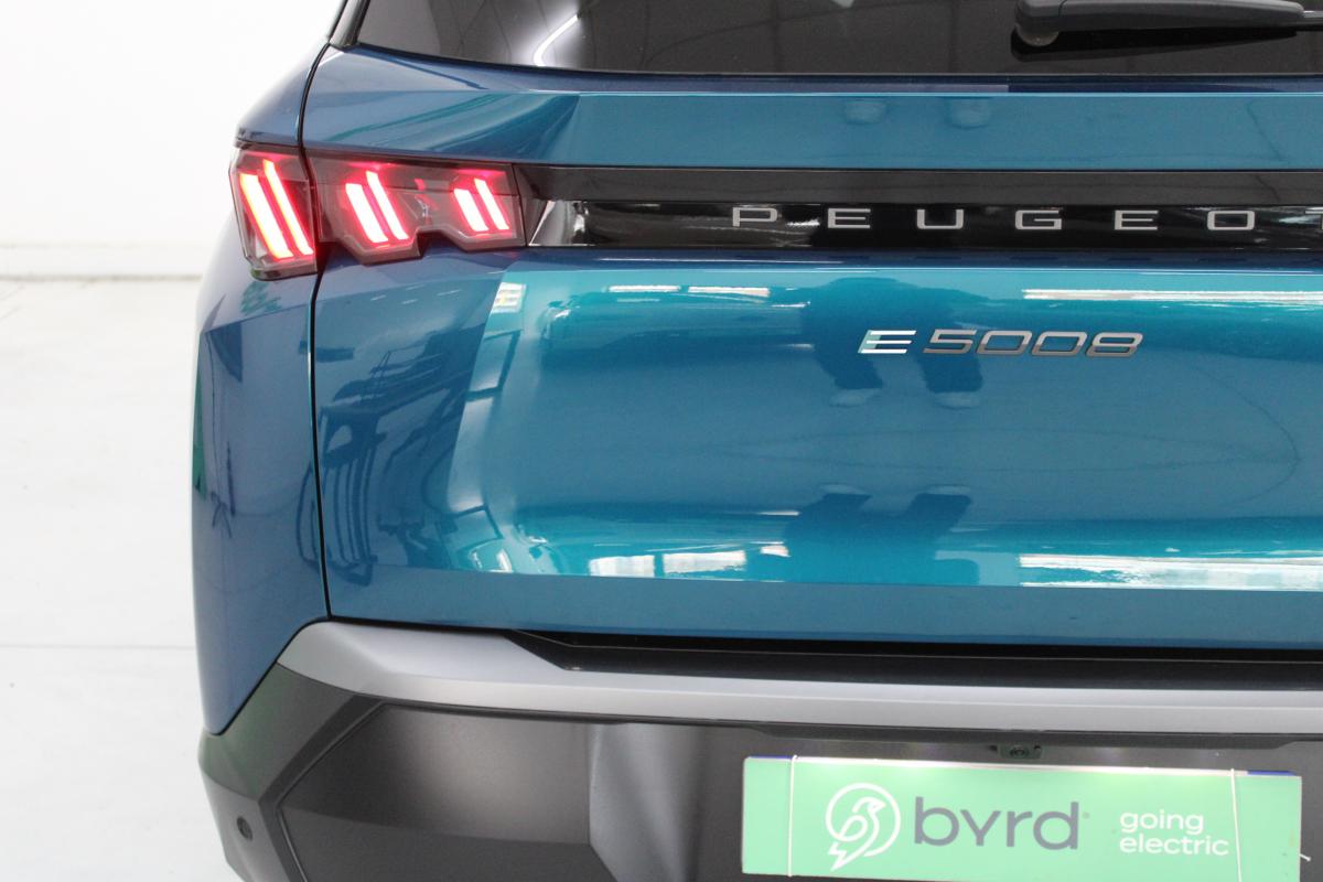 peugeot-e-2008-2025-eletrico-0cc