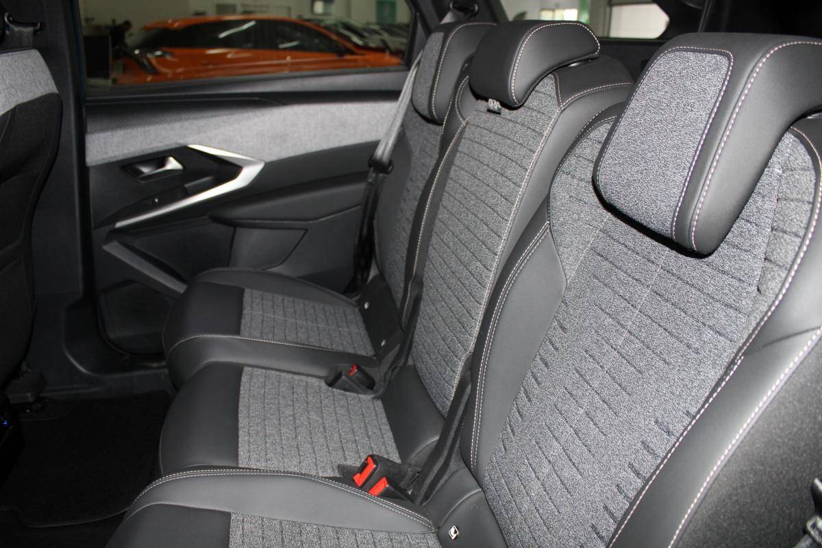 peugeot-e-2008-2025-eletrico-0cc