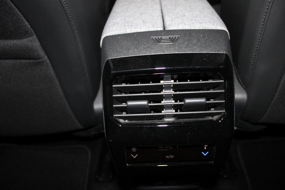 peugeot-e-2008-2025-eletrico-0cc