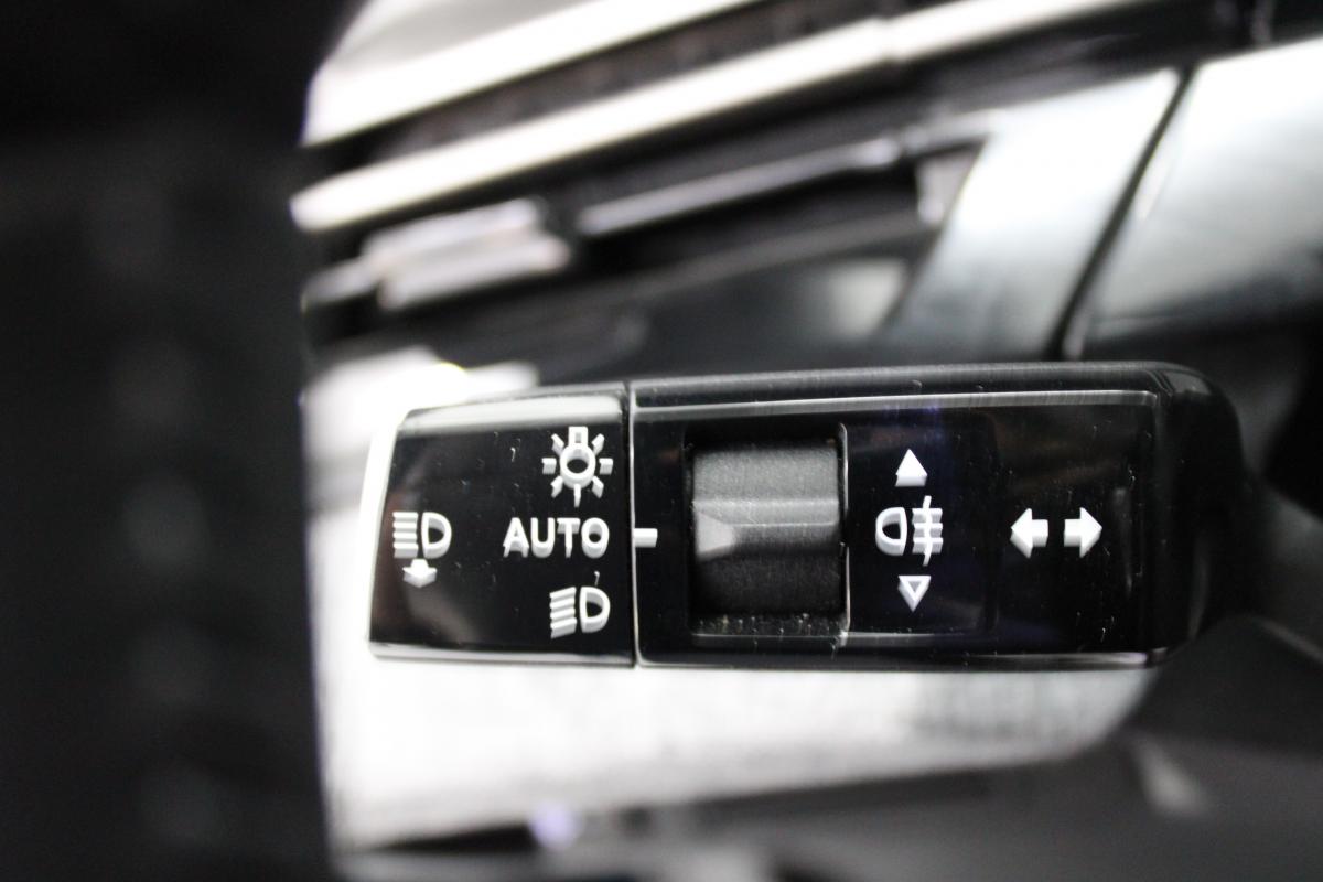 peugeot-e-2008-2025-eletrico-0cc