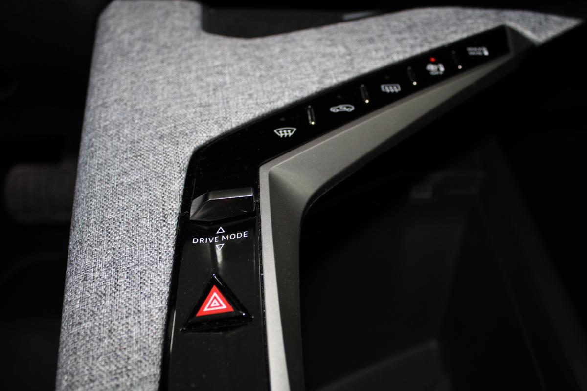 peugeot-e-2008-2025-eletrico-0cc