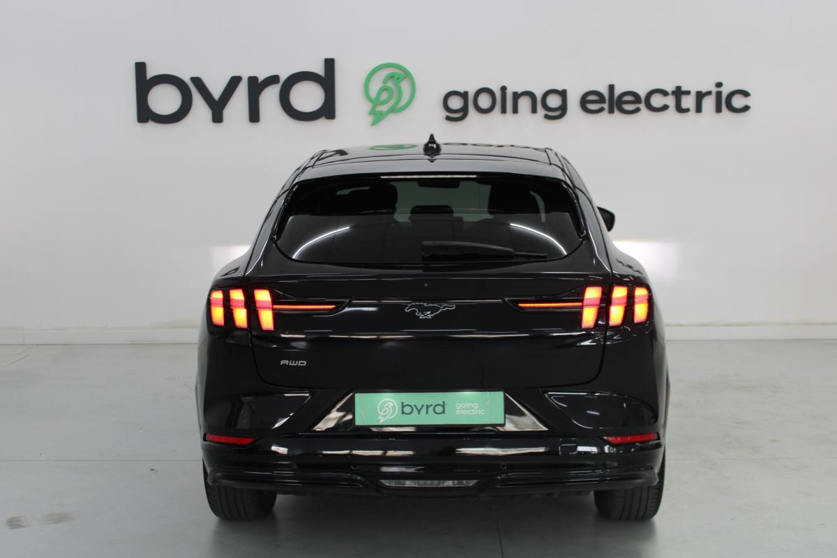 ford-mustang-mach-e-2023-eletrico-0cc