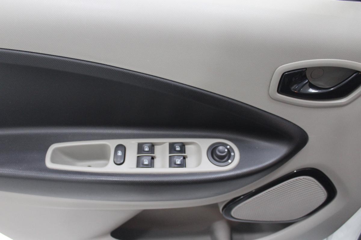 renault-zoe-2014-eletrico-0cc
