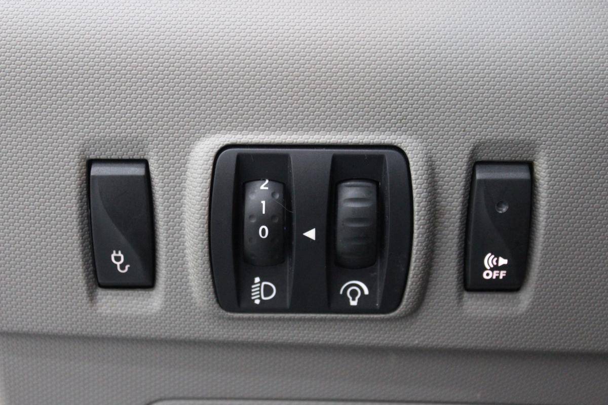 renault-zoe-2014-eletrico-0cc
