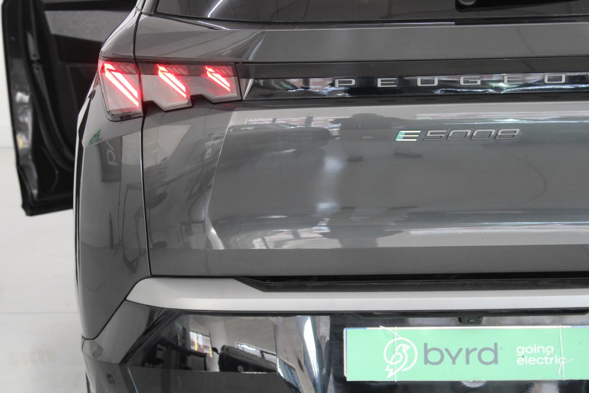 peugeot-e-2008-2025-eletrico-0cc