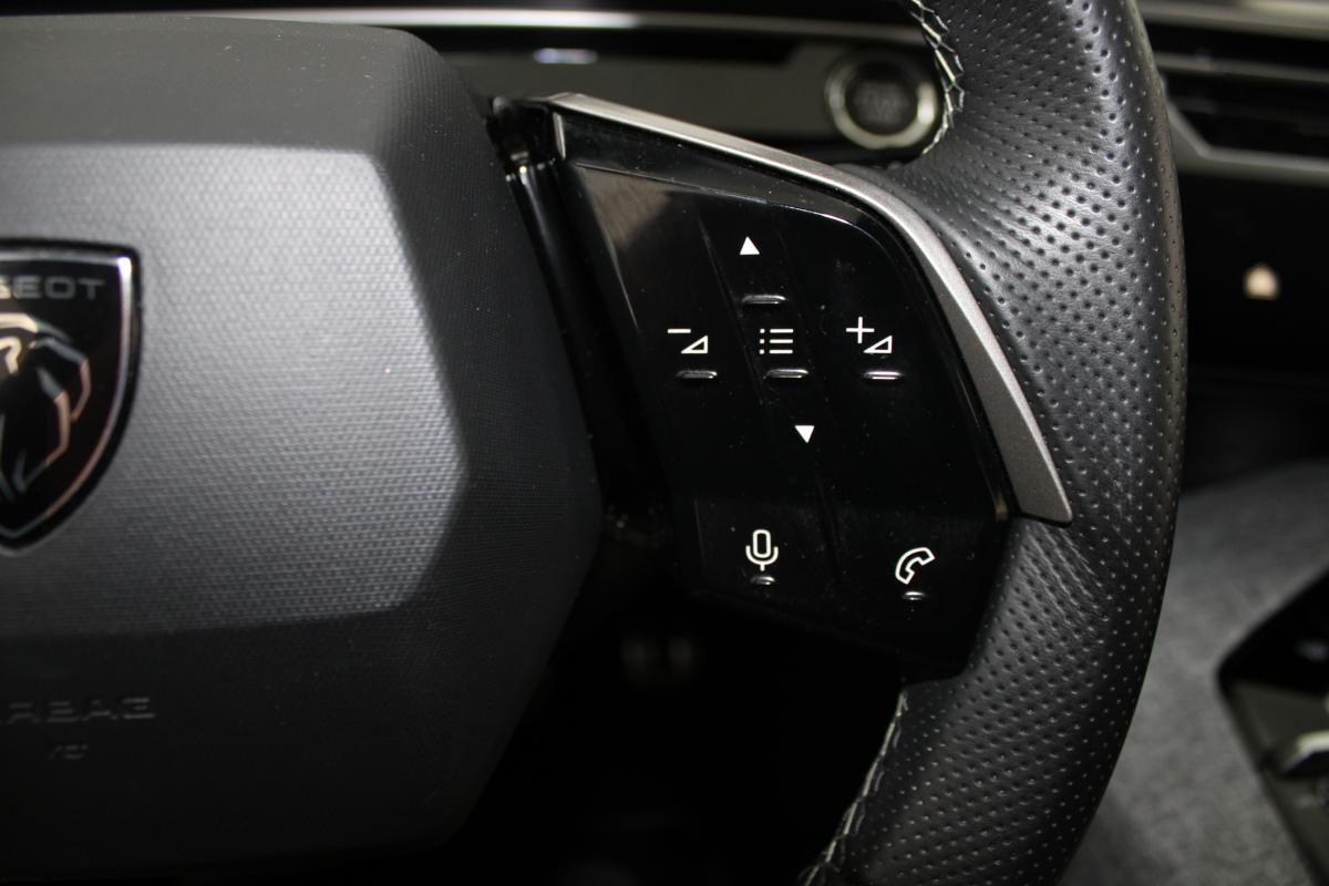 peugeot-e-2008-2025-eletrico-0cc