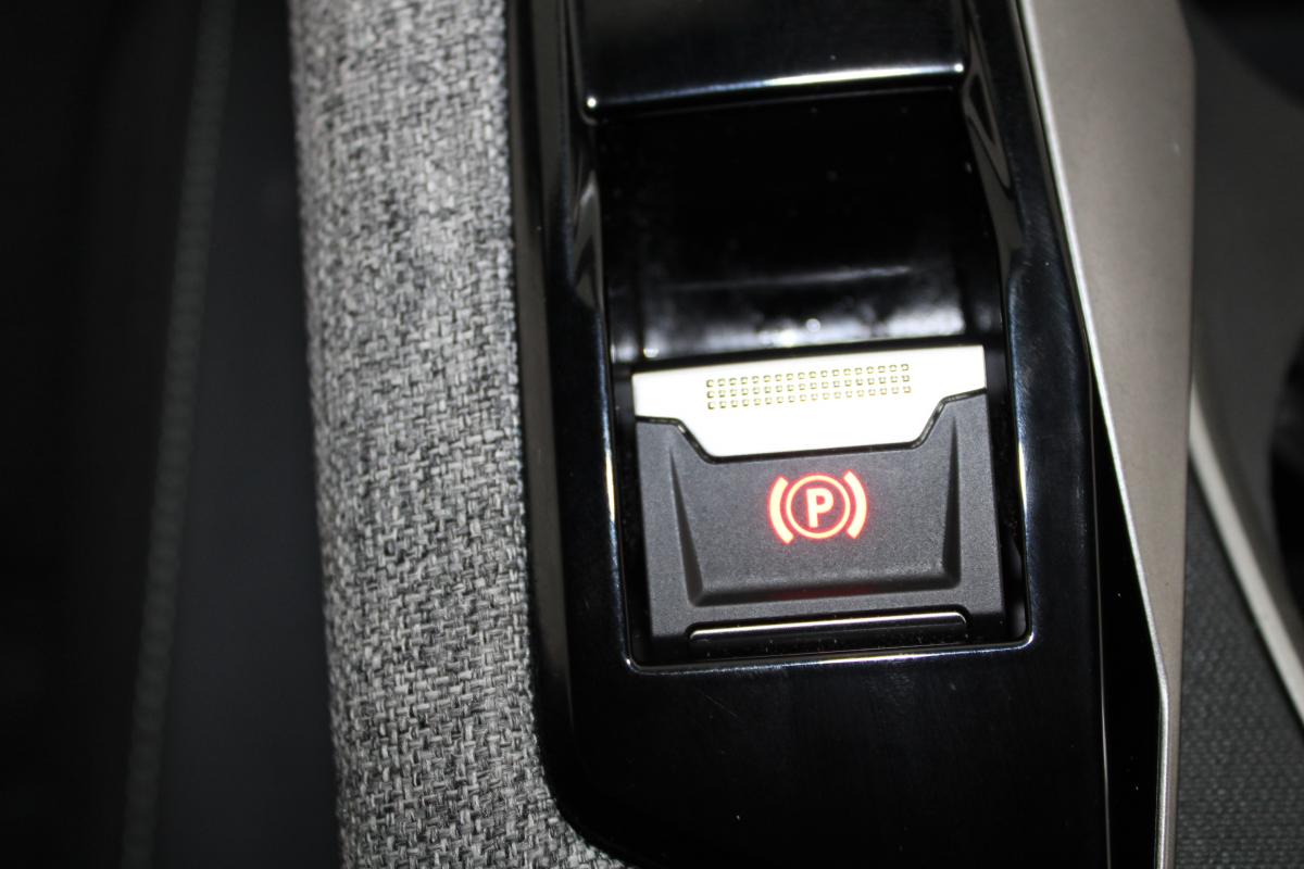 peugeot-e-2008-2025-eletrico-0cc