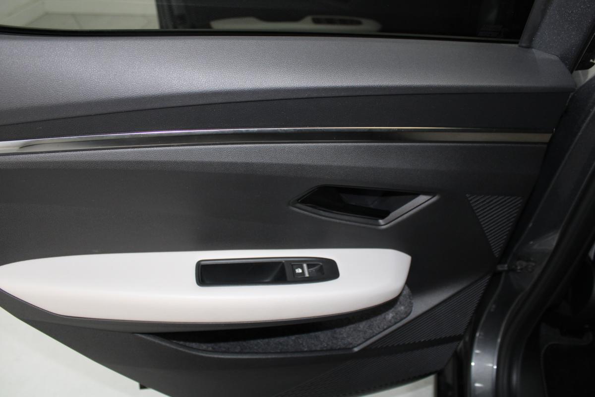renault-megane-e-tech-2023-eletrico-0cc