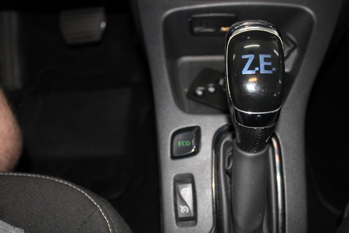renault-zoe-2018-eletrico-0cc