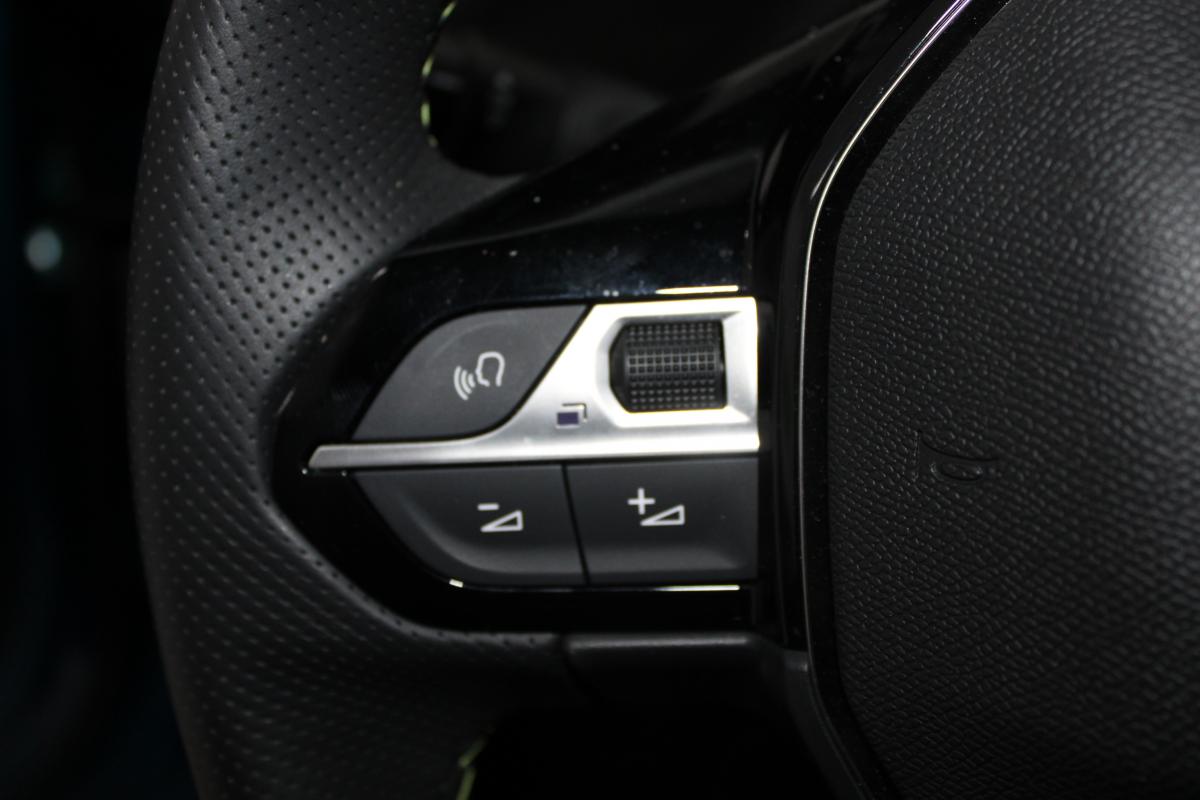 peugeot-e-2008-2025-eletrico-0cc