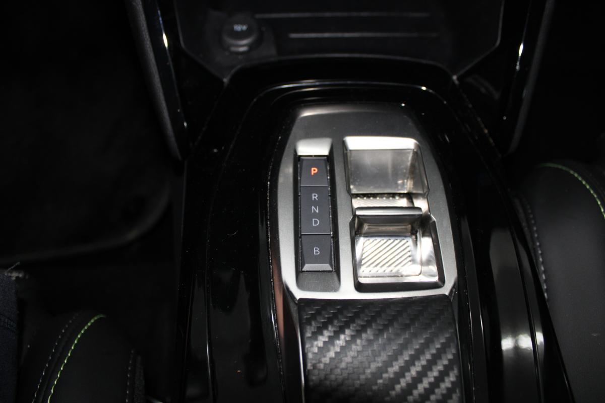 peugeot-e-2008-2025-eletrico-0cc