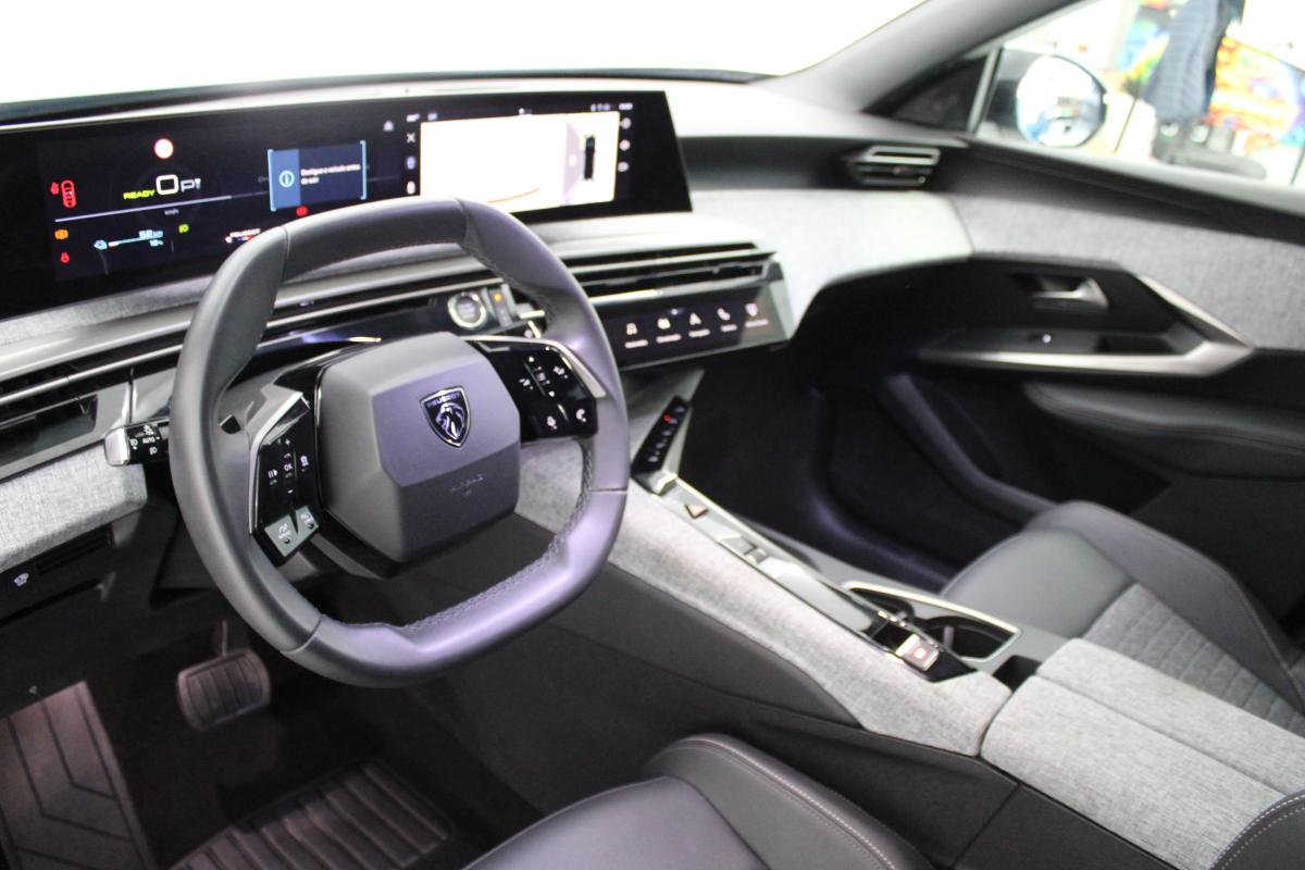 peugeot-e-3008-2025-eletrico-0cc