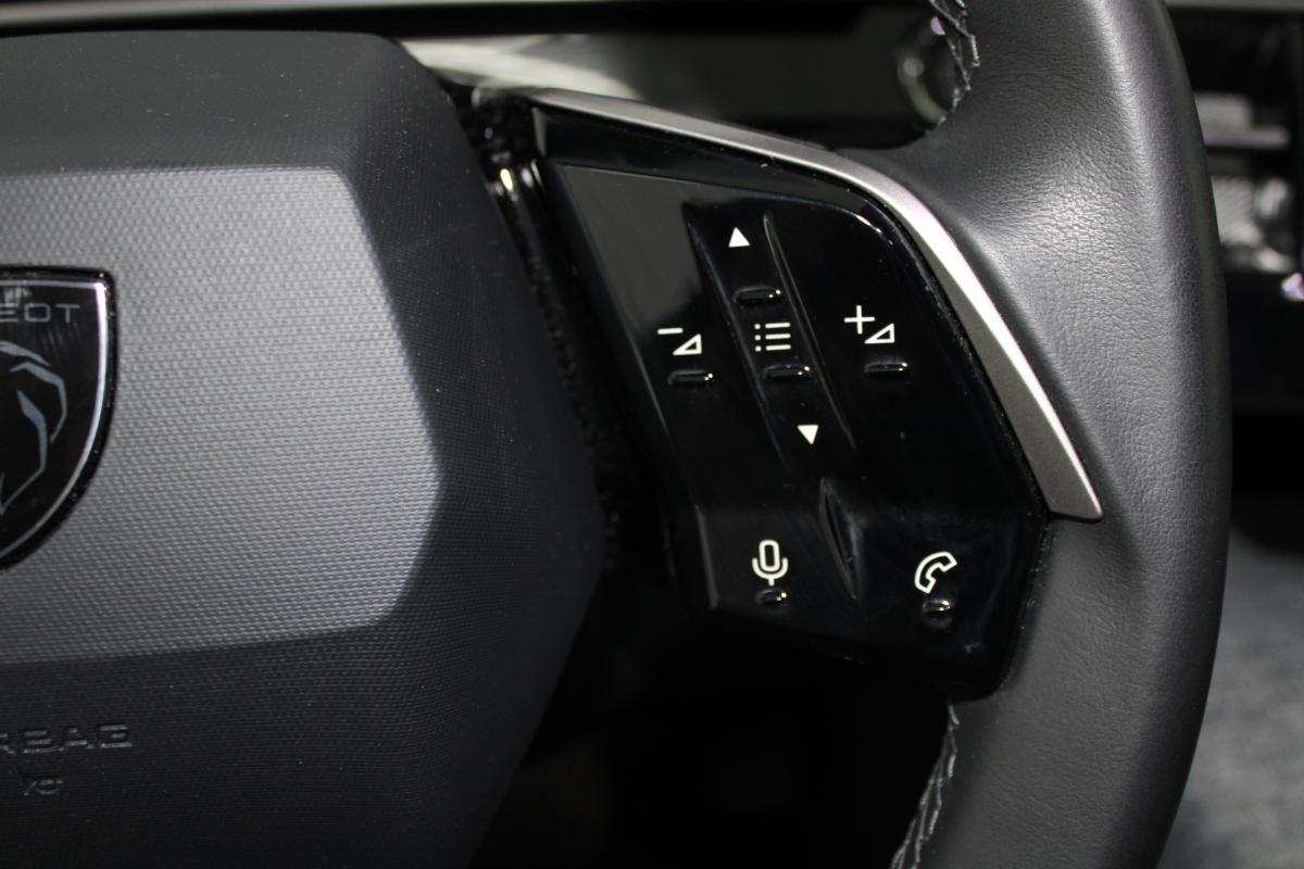 peugeot-e-3008-2025-eletrico-0cc