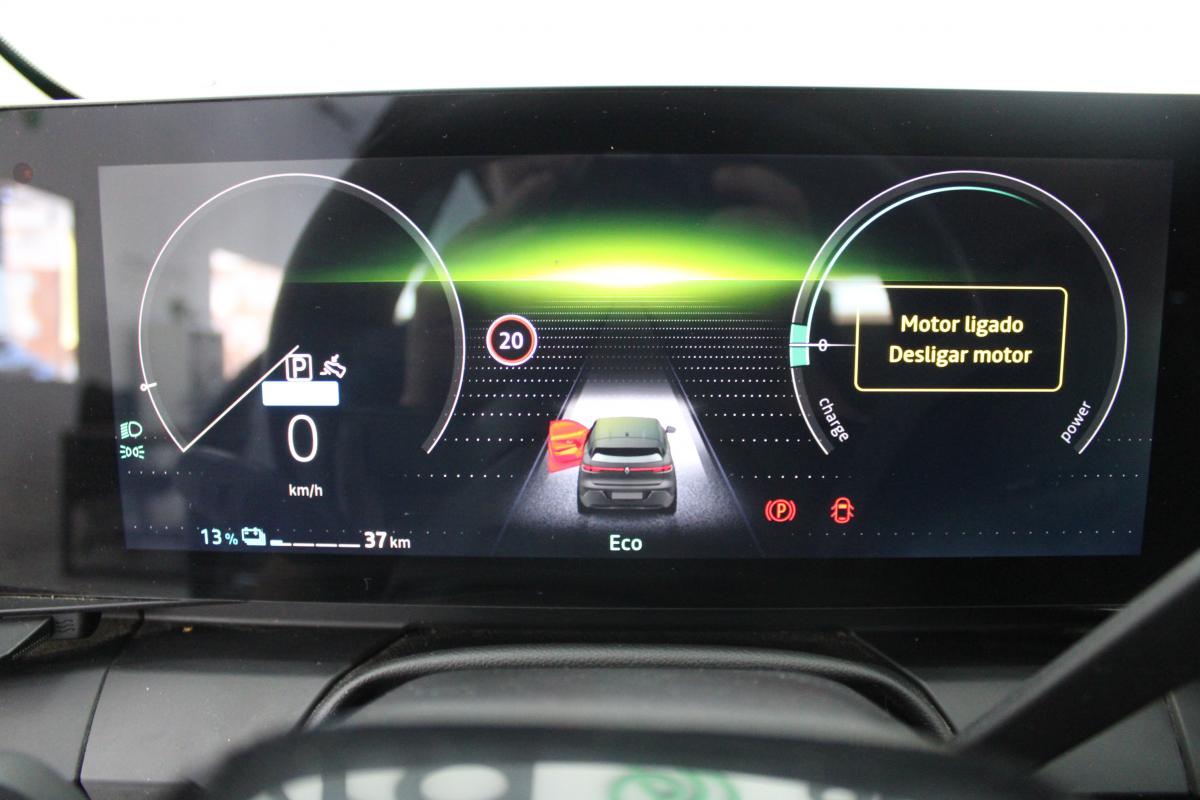 renault-megane-e-tech-2023-eletrico-0cc
